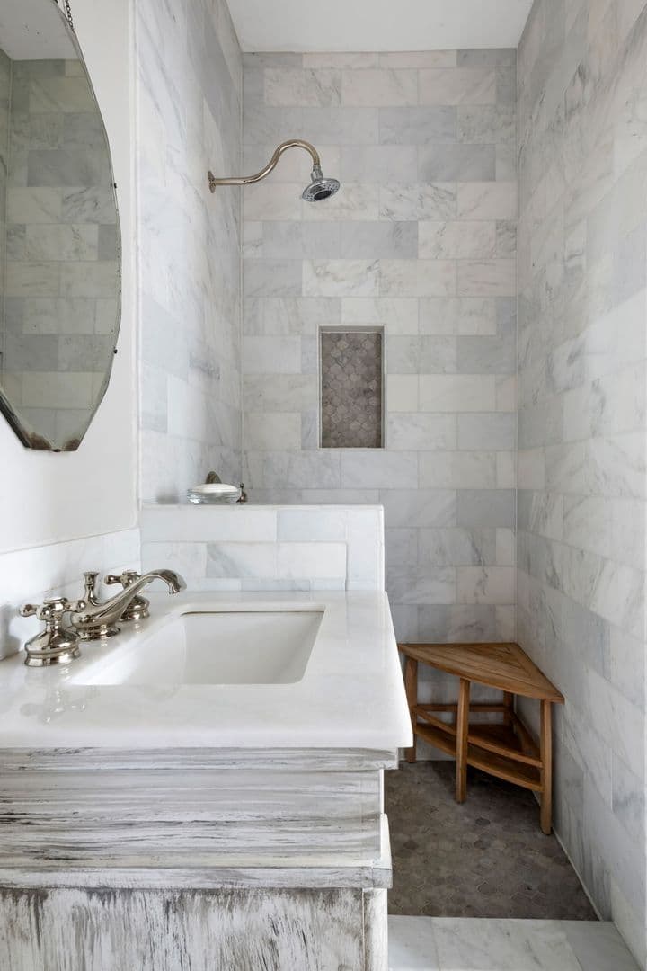 Charleston House: 50 Montagu Street