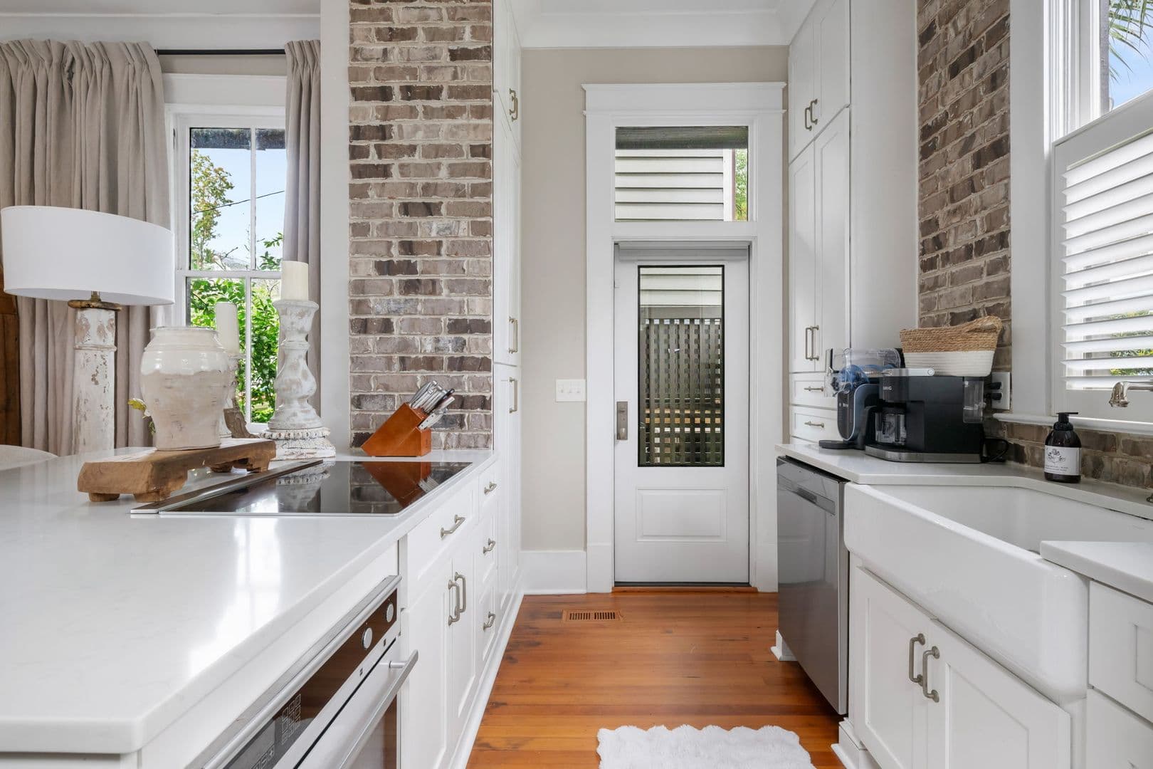 Charleston House: 50 Montagu Street