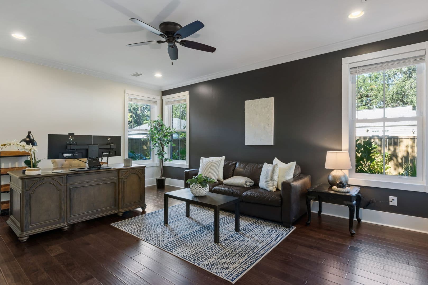 Charleston House: 2112 Parkway Drive