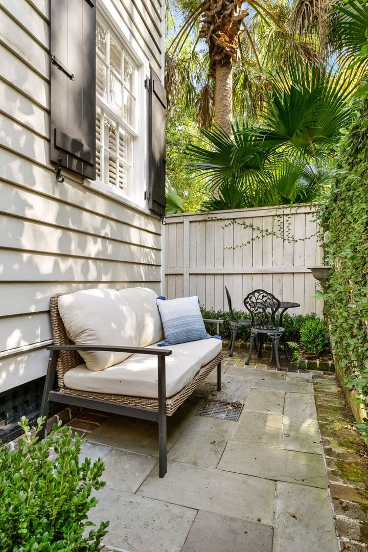 Charleston House: 84 1/3 King Street