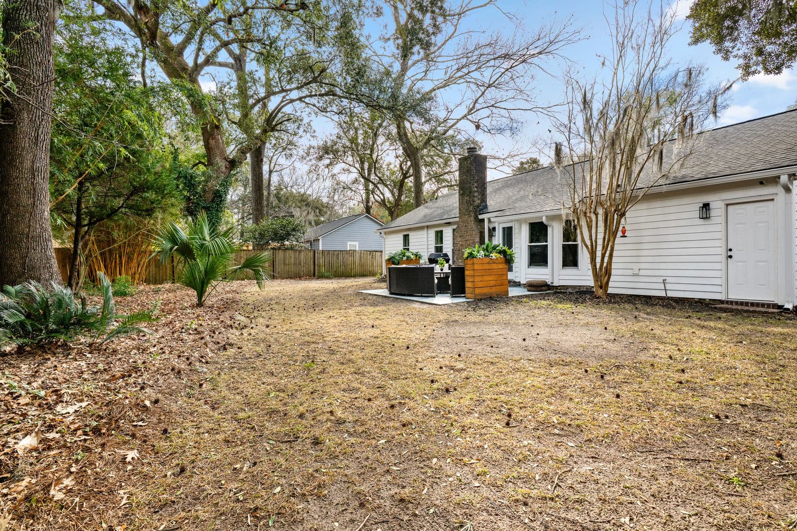 Charleston House: 14 Hillcreek Blvd