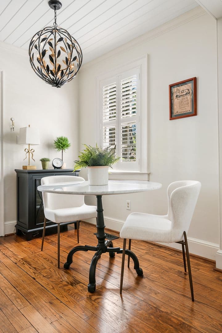 Charleston House: 84 1/3 King Street