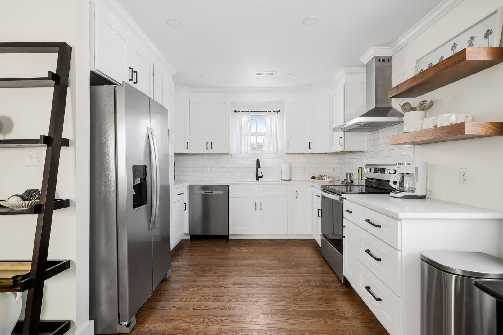 Charleston House: 13 H Street