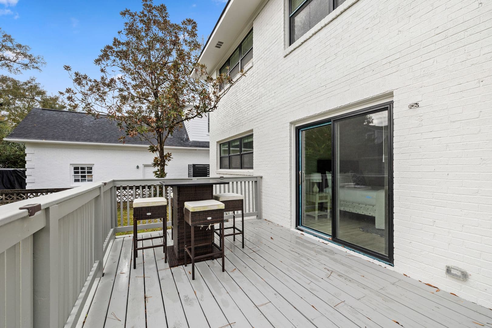 Charleston House: 189 Third Avenue