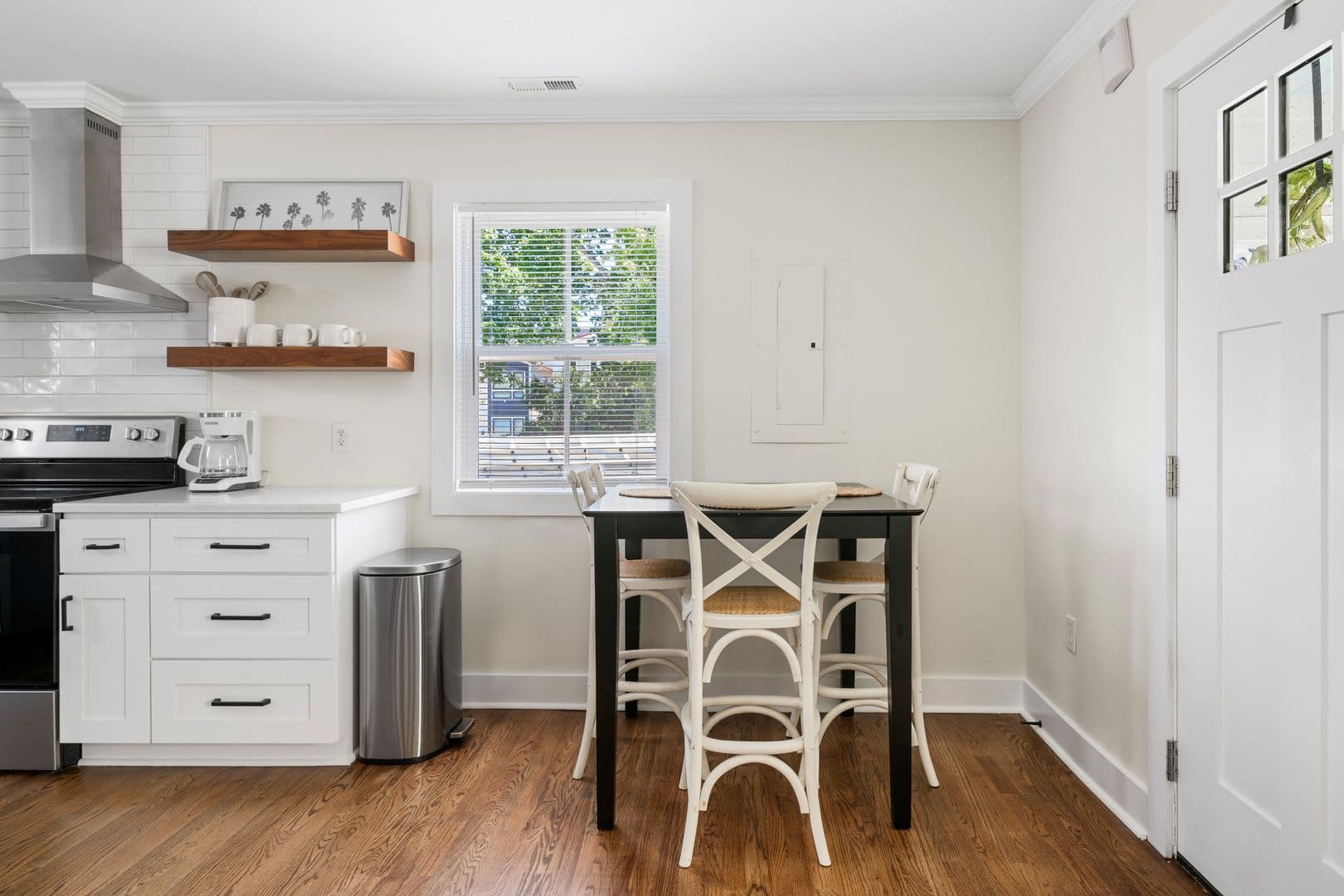 Charleston House: 13 H Street