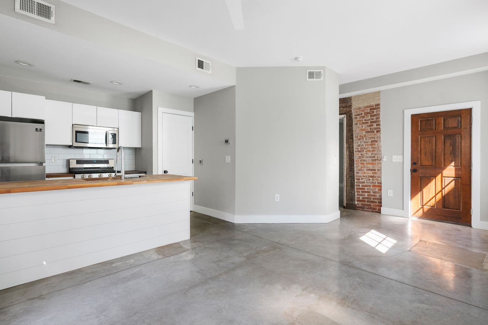 Charleston House: 195 Smith Street