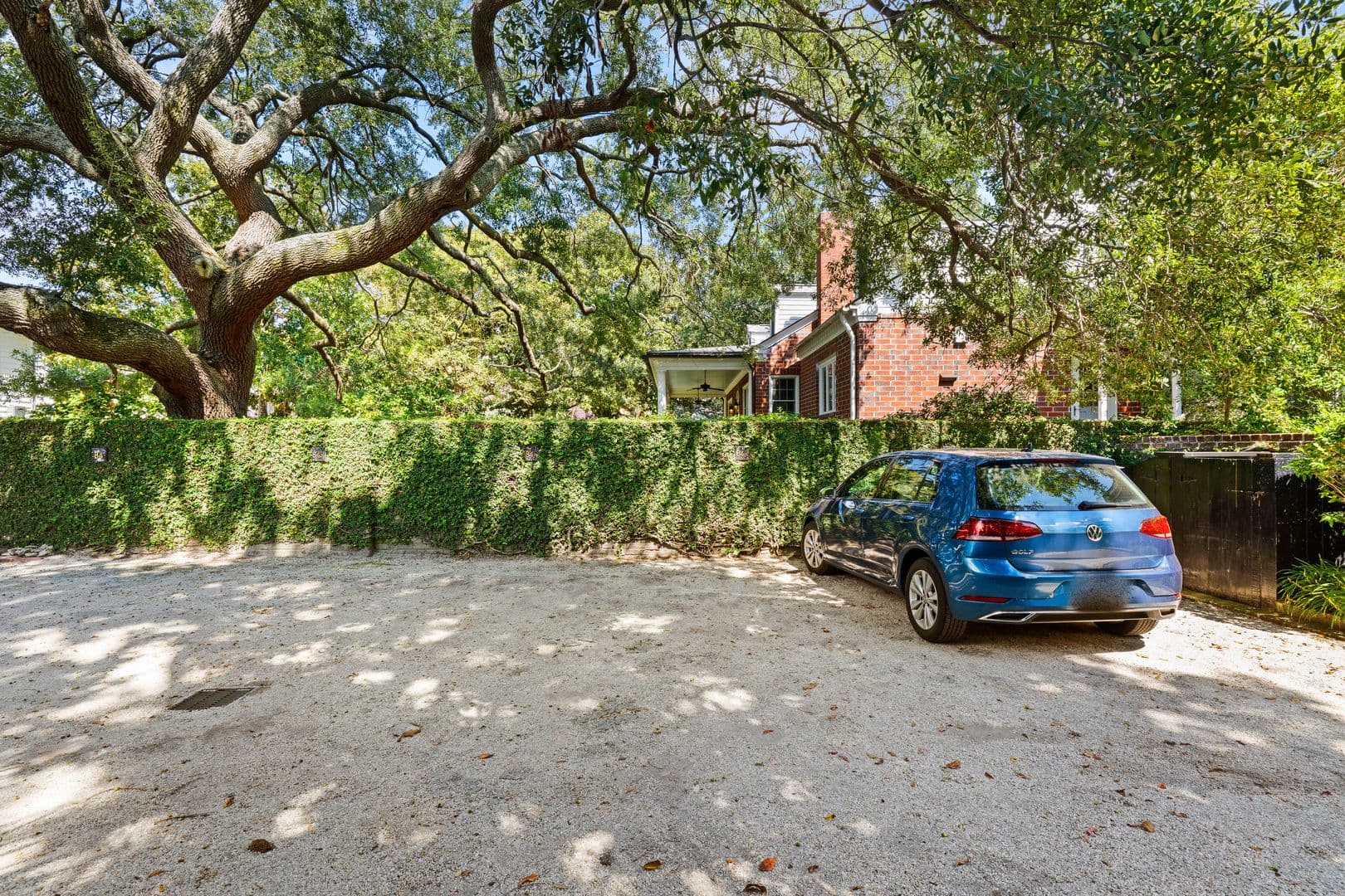 Charleston House: 84 1/3 King Street