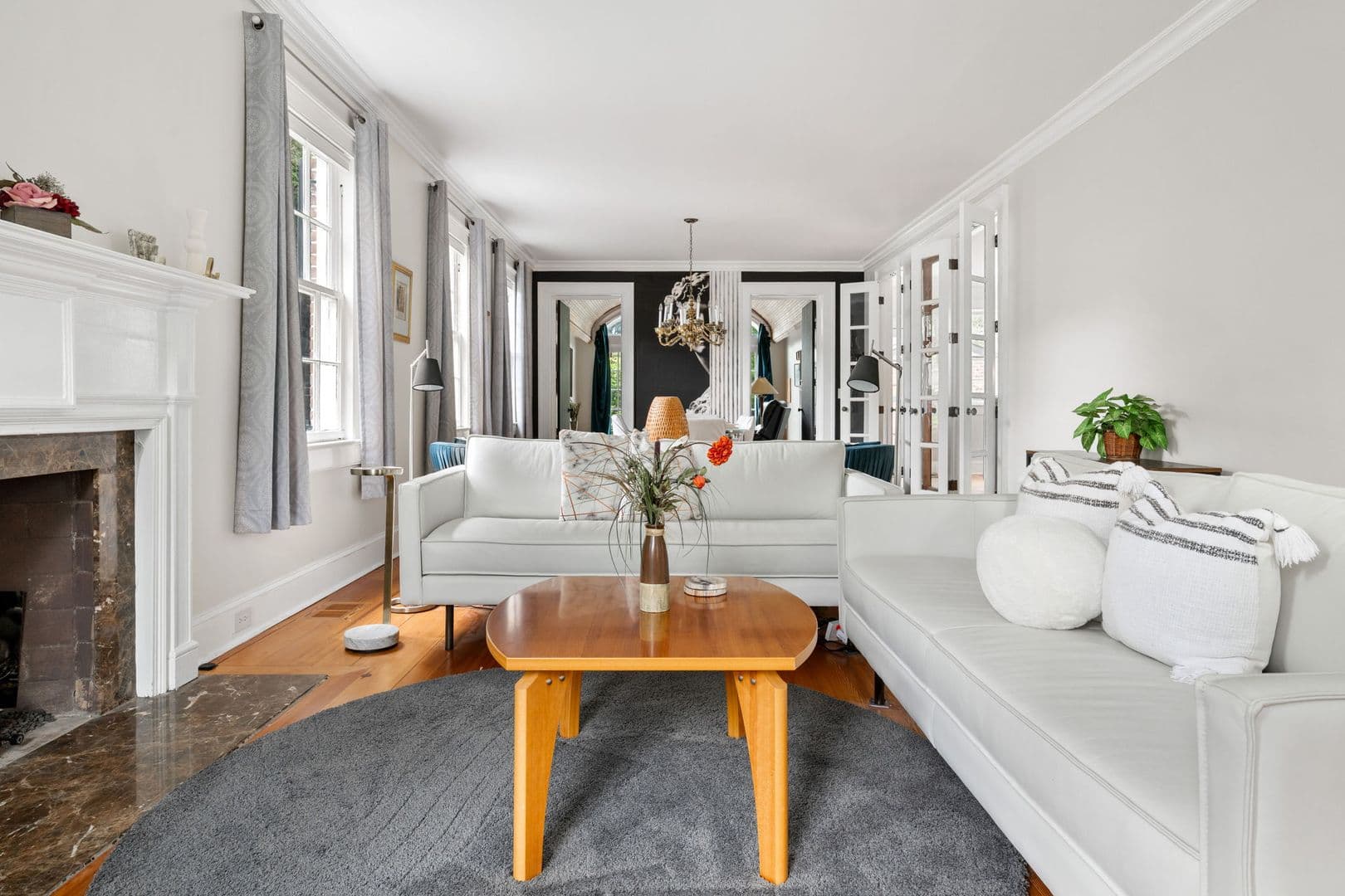 Charleston House: 88 S Battery