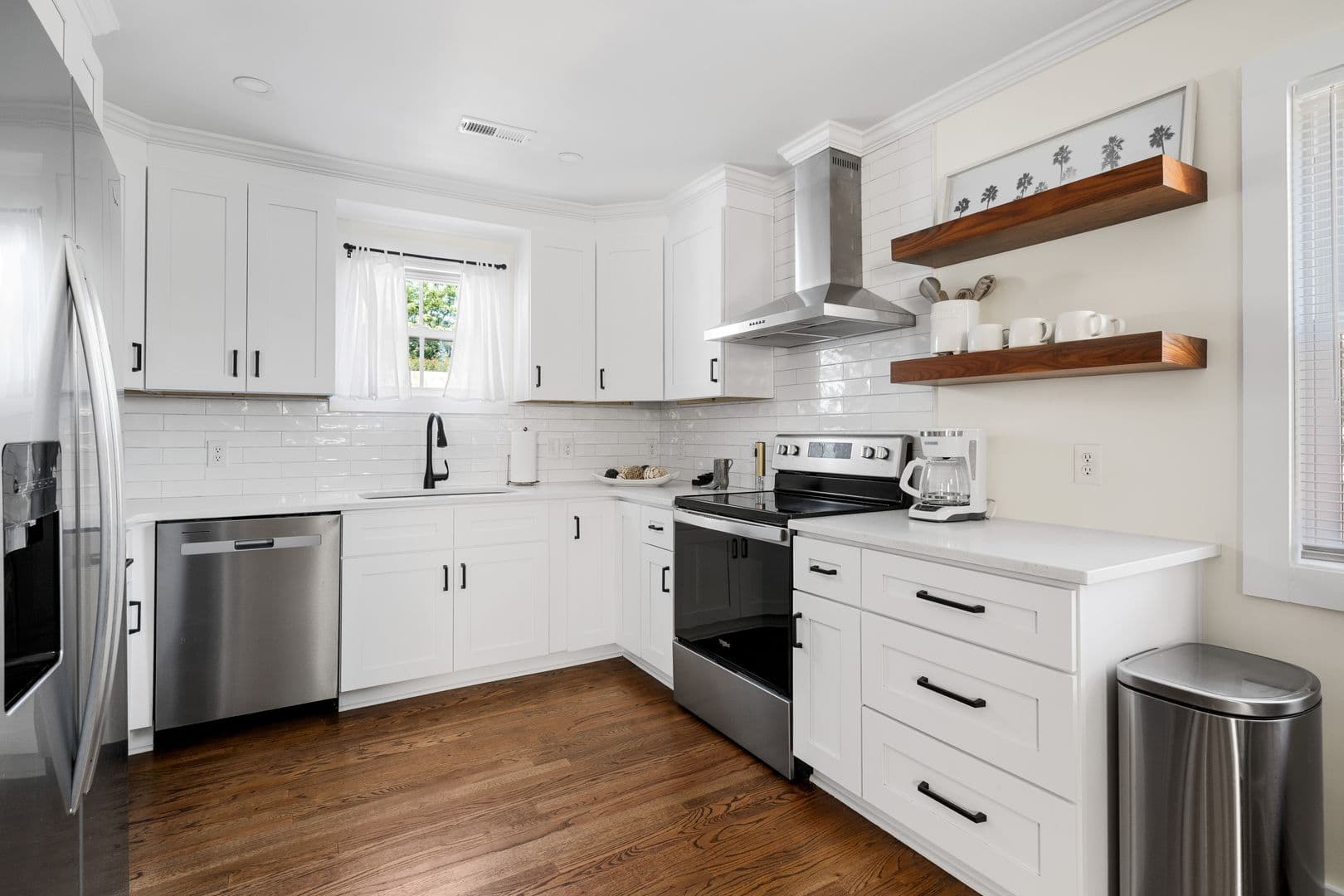 Charleston House: 13 H Street