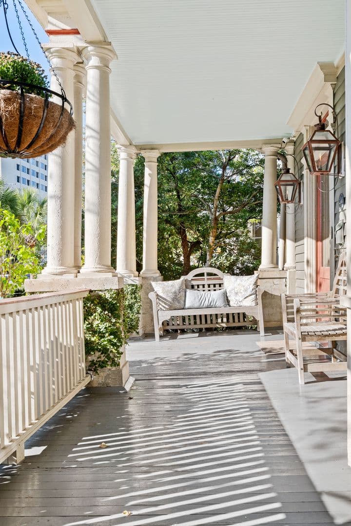 Charleston House: 118 Rutledge Avenue