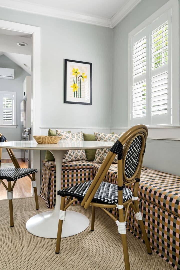 Charleston House: 25 Sires Street