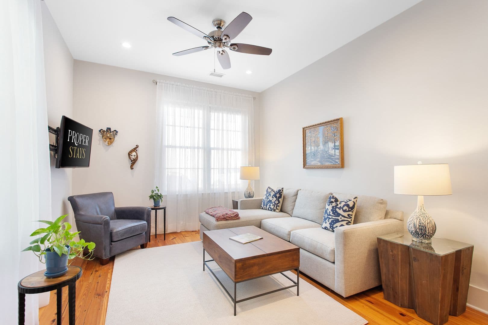 Charleston House: 62 Queen Street