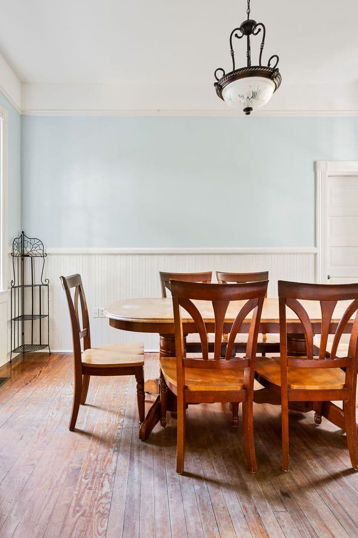 Charleston House: 118 Rutledge Avenue