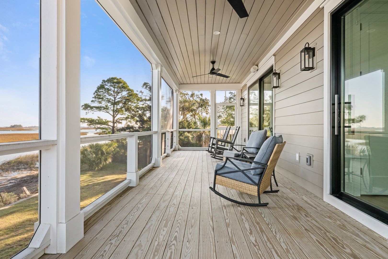 Charleston House: 1532 Oak Island Drive