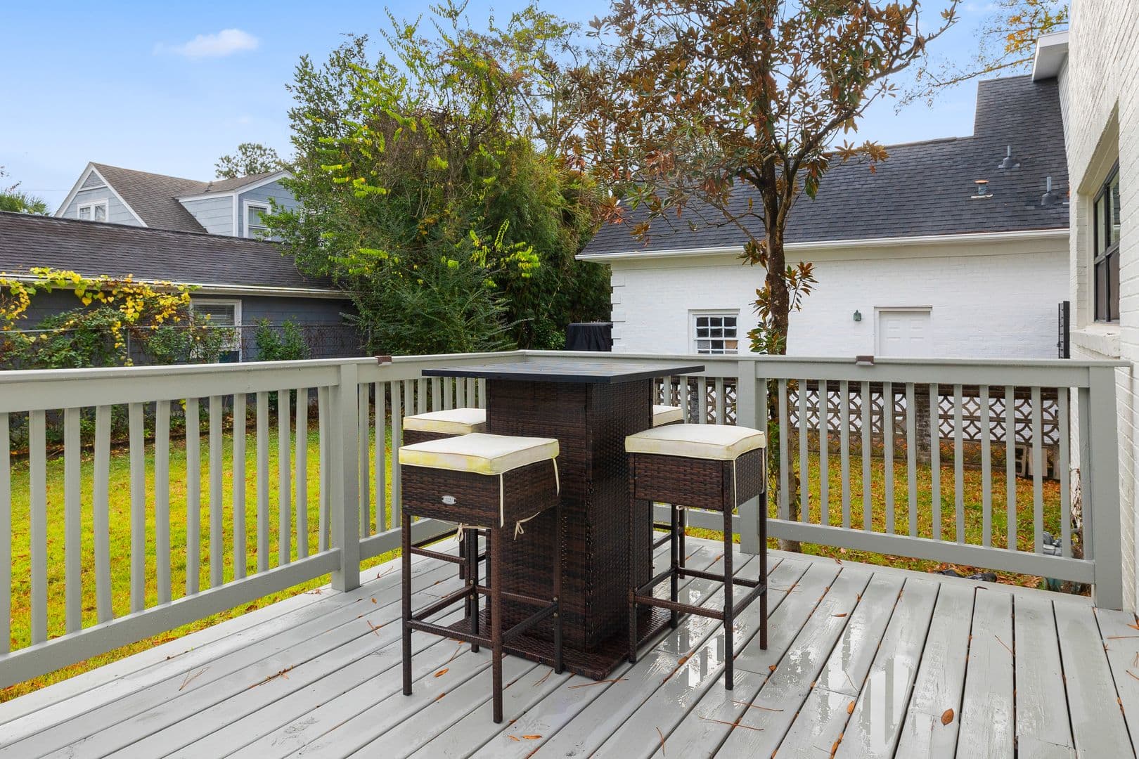 Charleston House: 189 Third Avenue