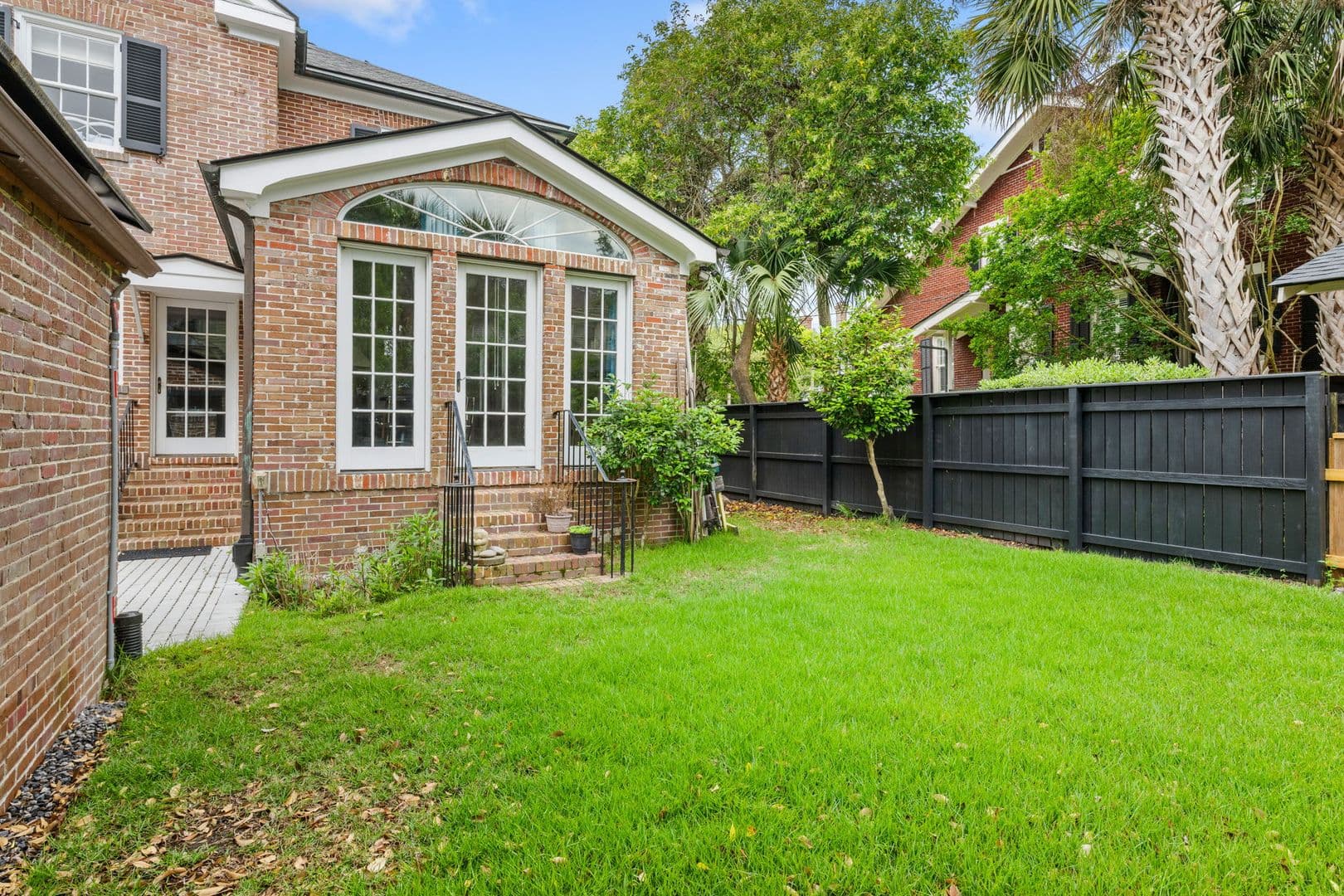 Charleston House: 88 S Battery