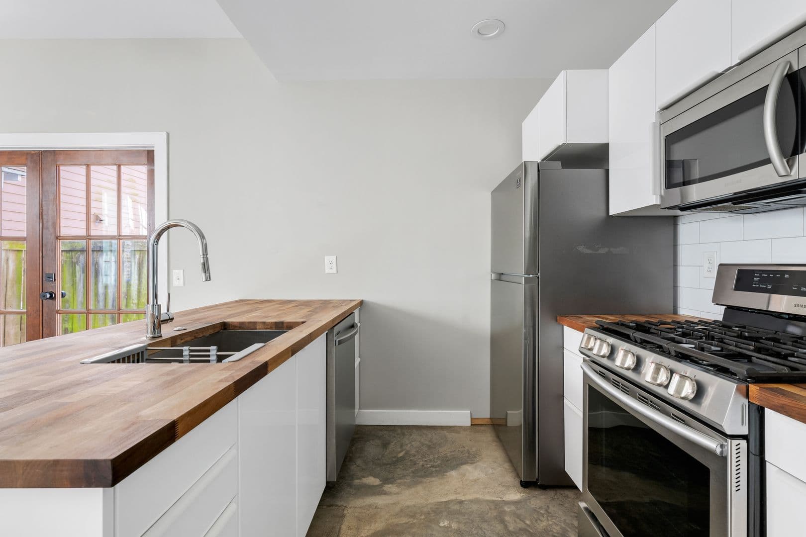 Charleston House: 195 Smith Street