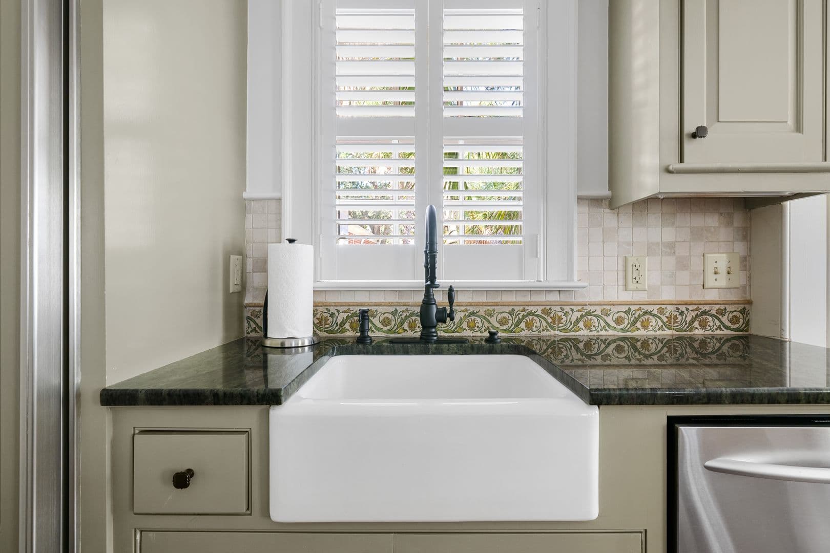 Charleston House: 84 1/3 King Street