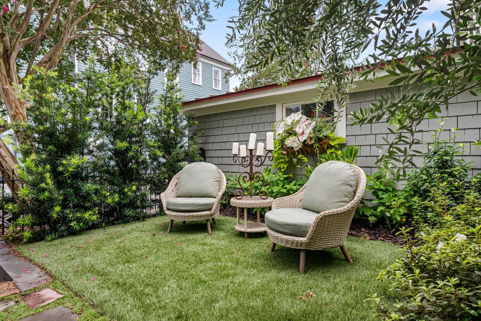 Charleston House: 50 Montagu Street