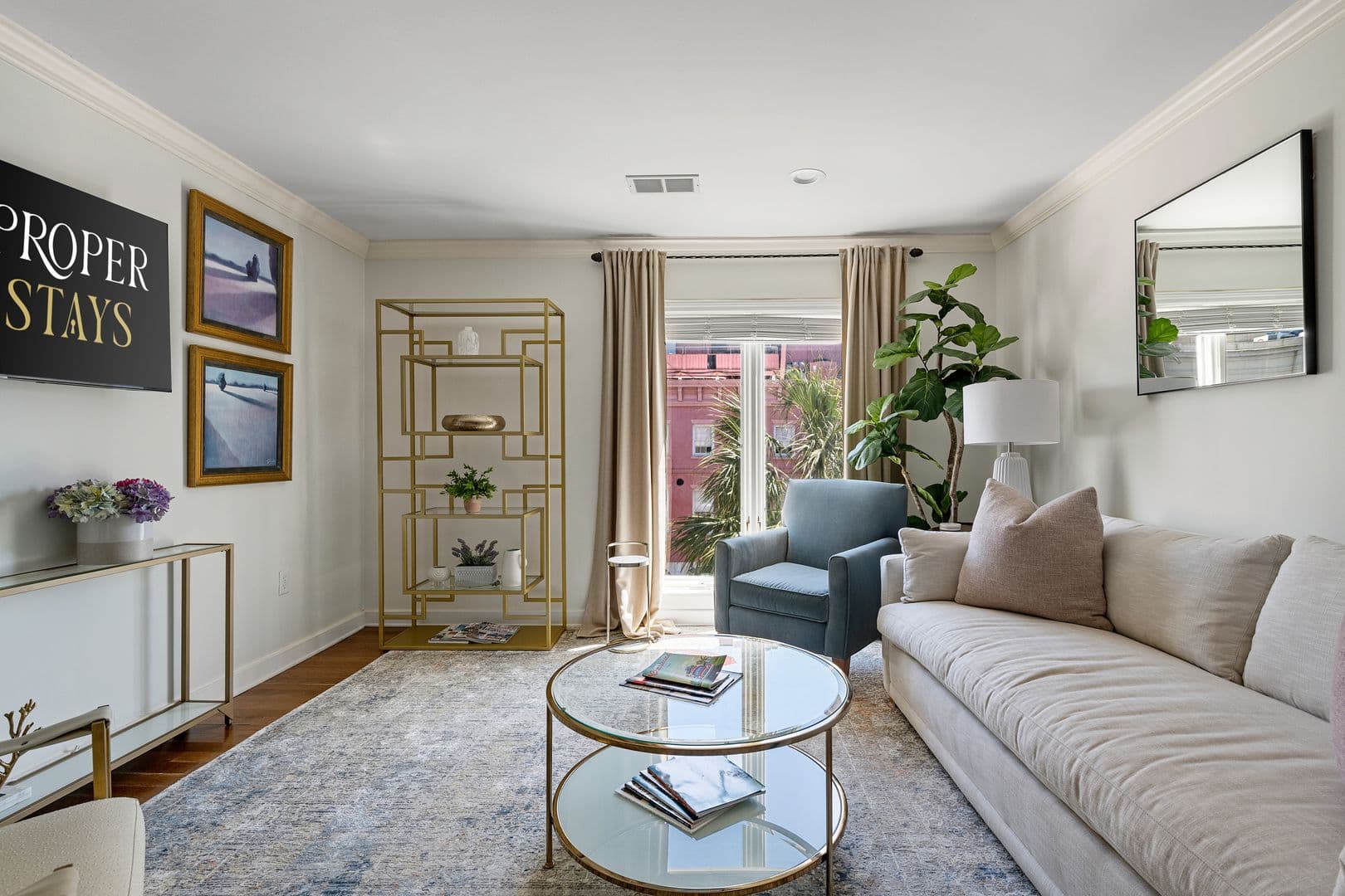 Charleston House: 32 Vendue Range
