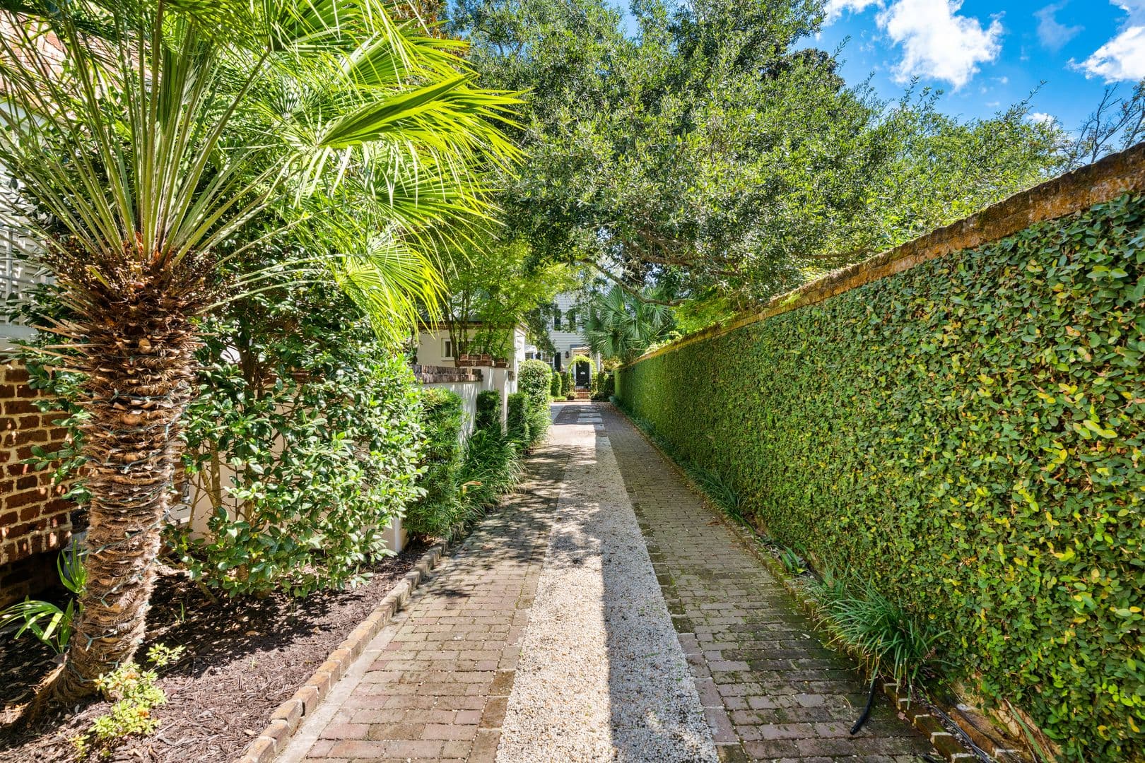 Charleston House: 84 1/3 King Street