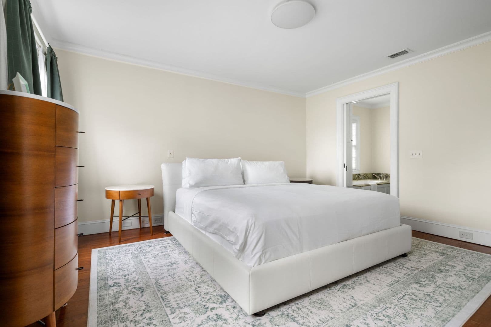 Charleston House: 88 S Battery