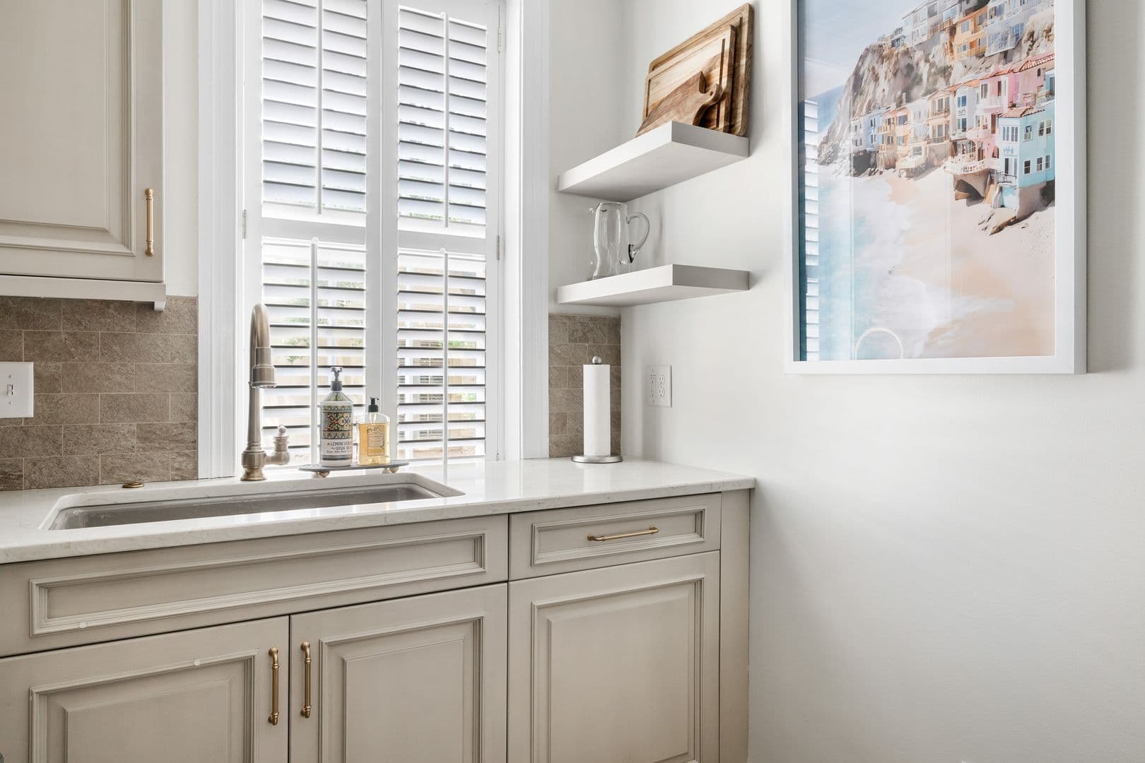 Charleston House: 38 Elliot Street