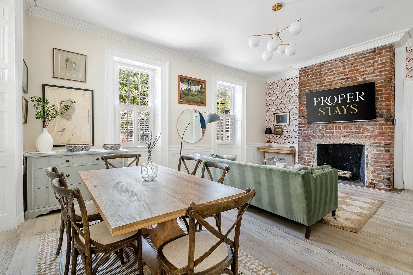Charleston House: 65 Vanderhorst Street