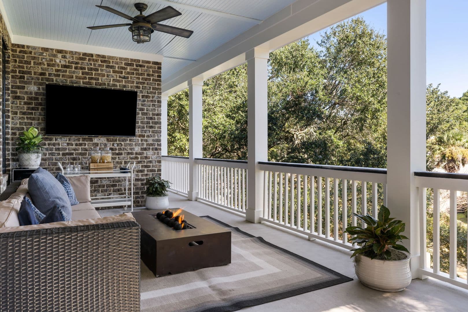 Charleston House: 2112 Parkway Drive