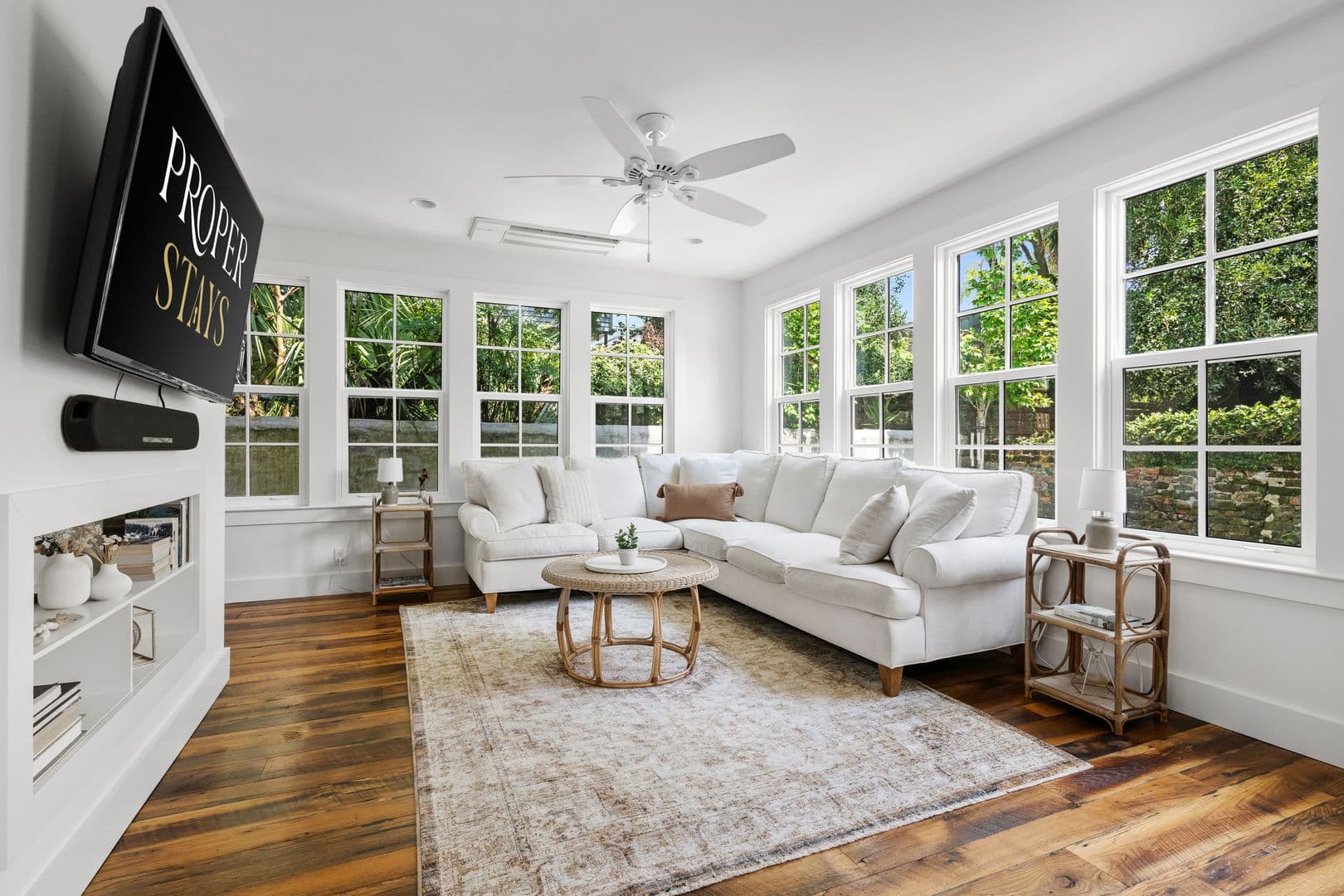 Charleston House: 2 1/2 Larnes Street