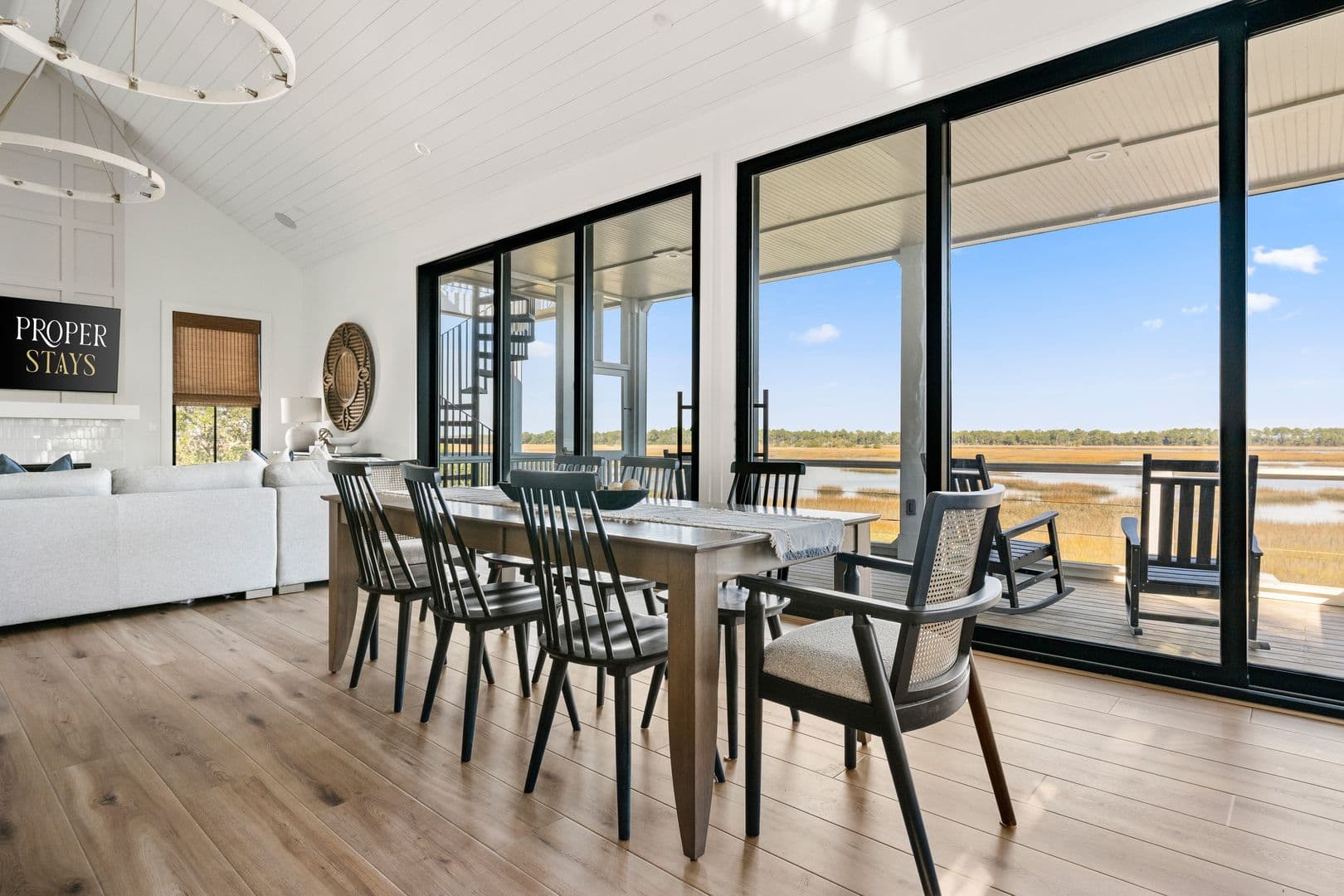 Charleston House: 1532 Oak Island Drive