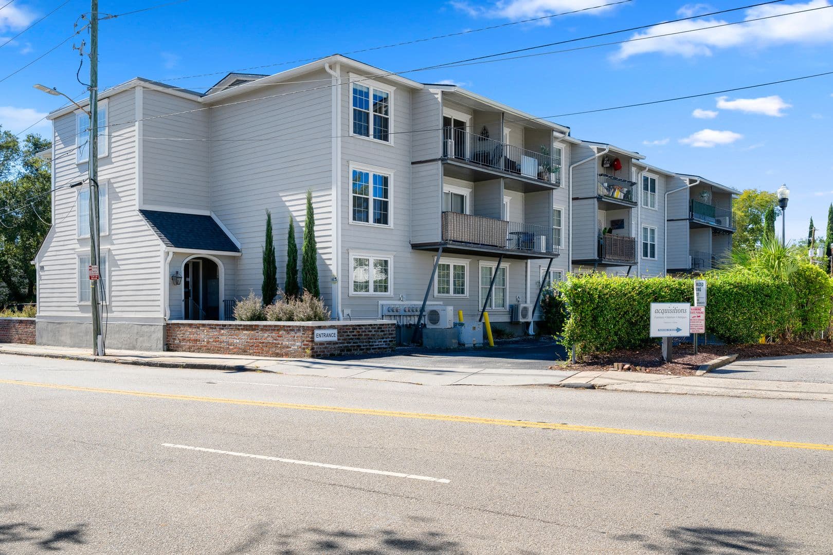 Charleston House: 259 East Bay Unit 8B