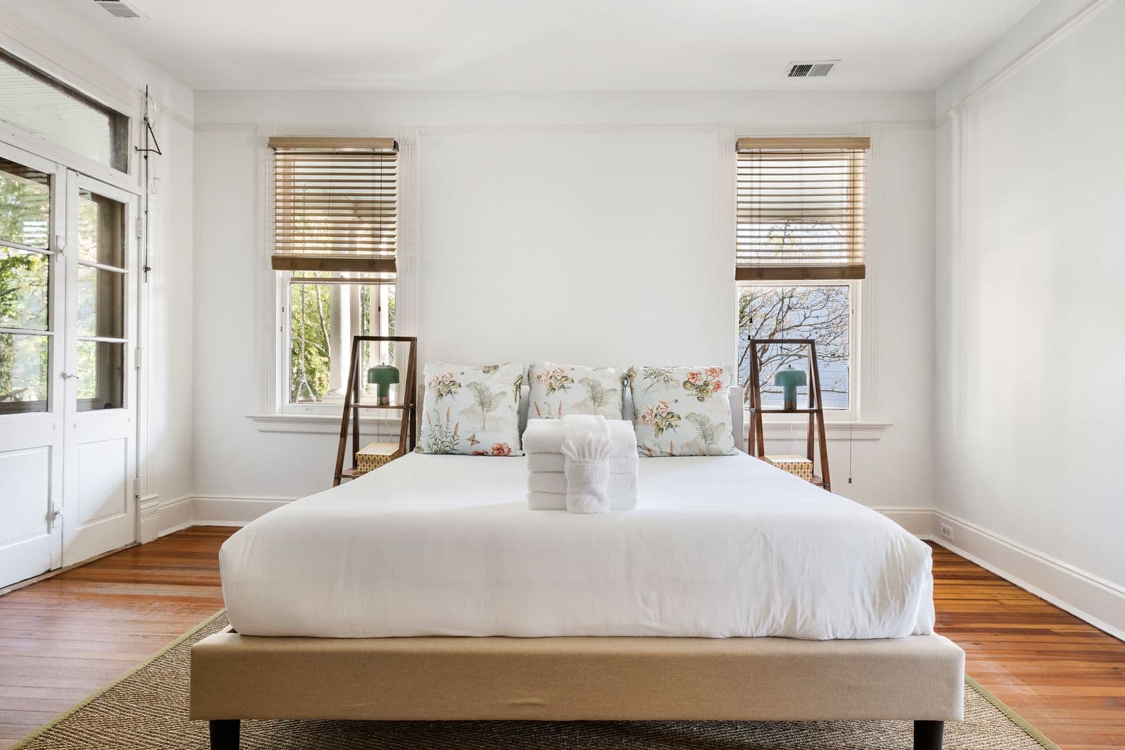Charleston House: 118 Rutledge Avenue