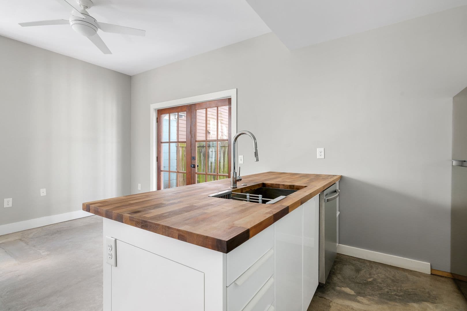 Charleston House: 195 Smith Street