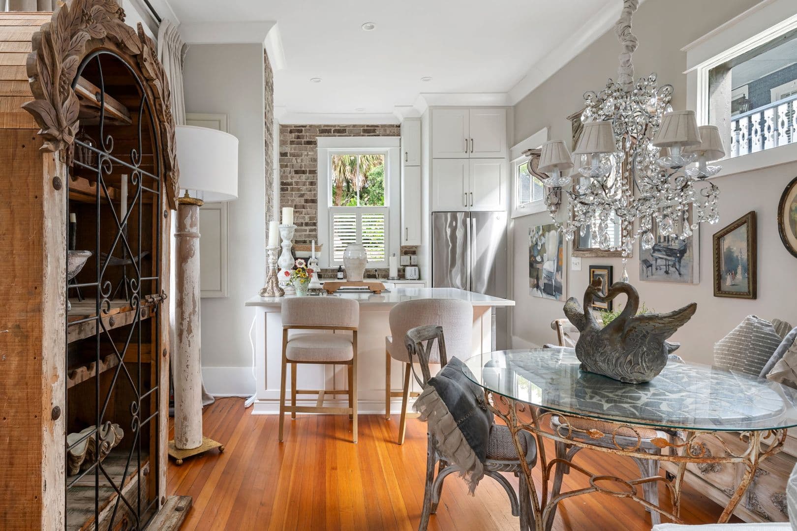 Charleston House: 50 Montagu Street