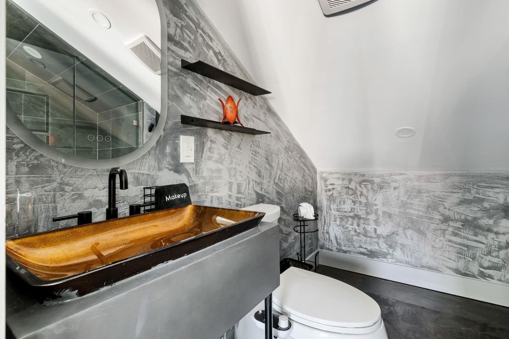 Charleston House: 250 Rutledge Avenue