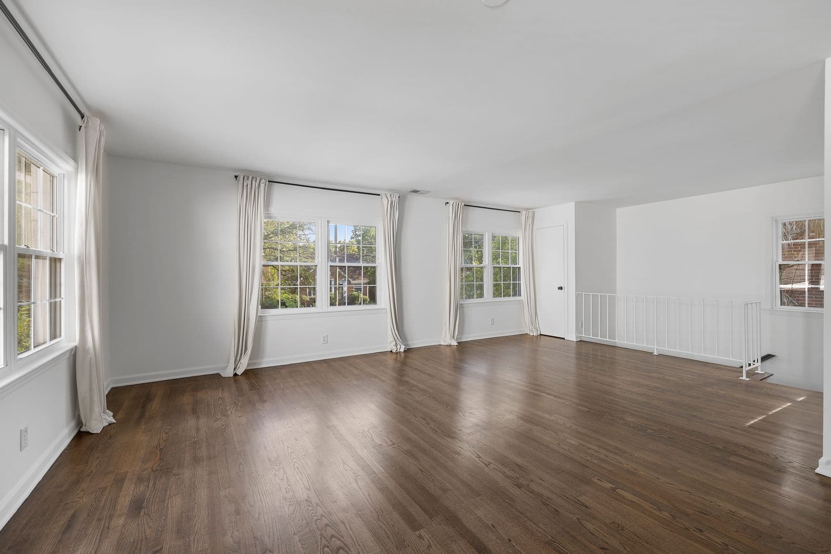 Charleston House: 68 Dunnemann Ave