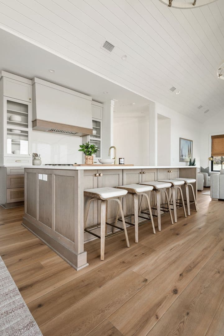 Charleston House: 1532 Oak Island Drive