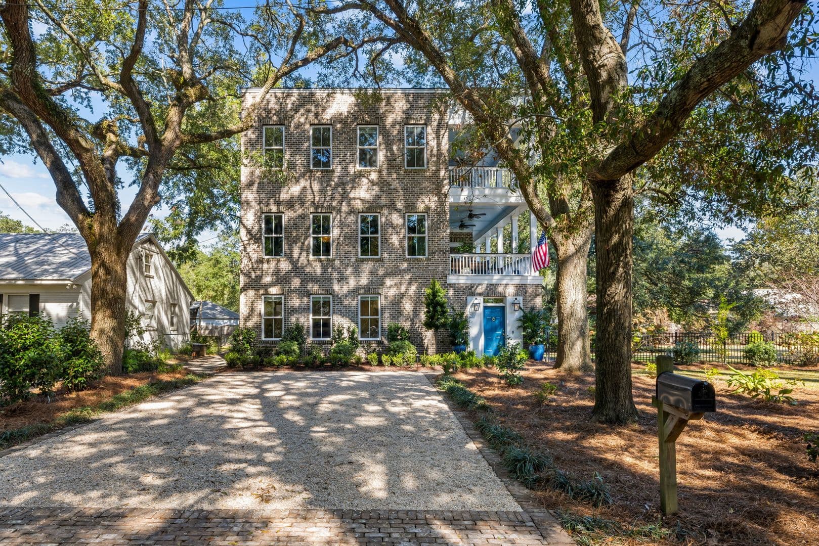 Charleston House: 2112 Parkway Drive