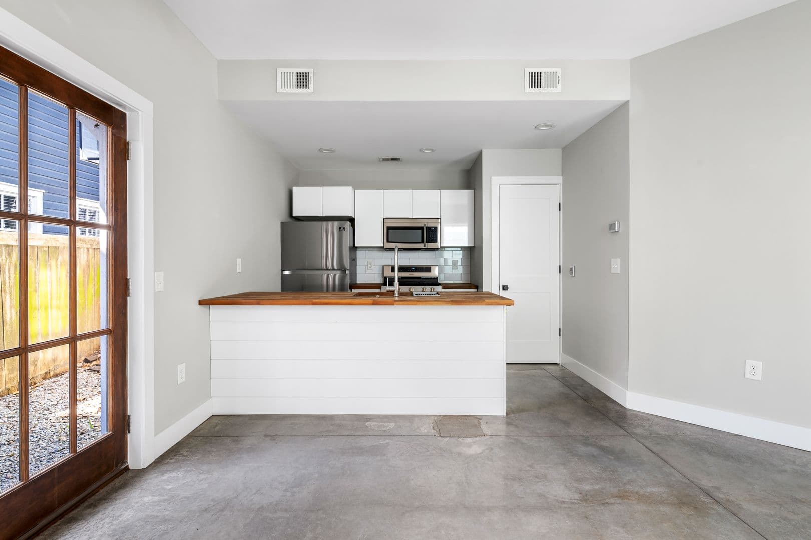 Charleston House: 195 Smith Street
