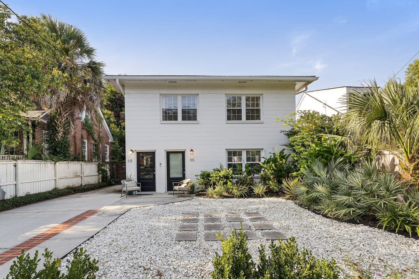 Charleston House: 68 Dunnemann Ave