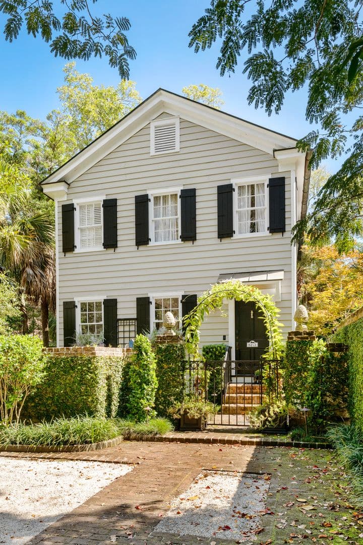 Charleston House: 84 1/3 King Street