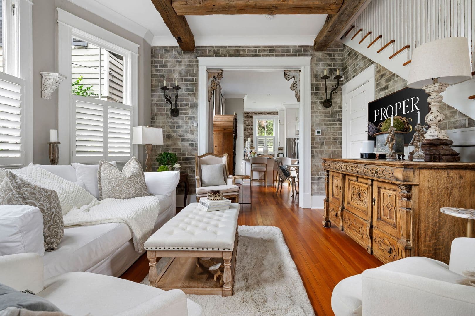 Charleston House: 50 Montagu Street