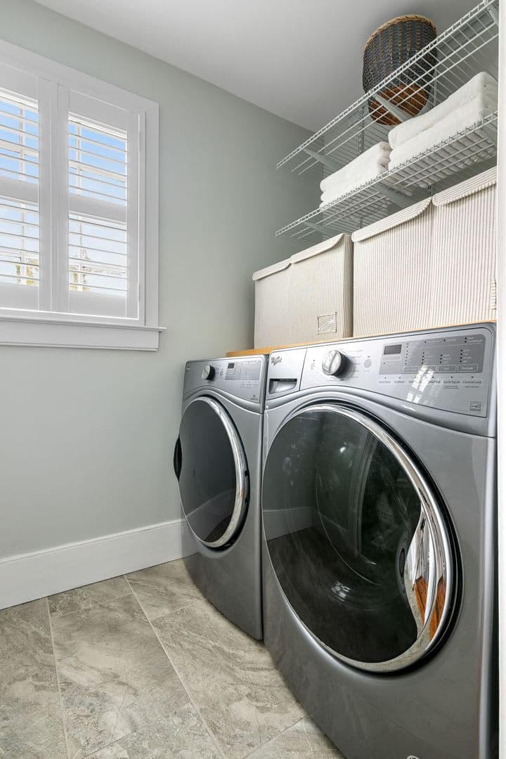 Charleston House: 25 Sires Street