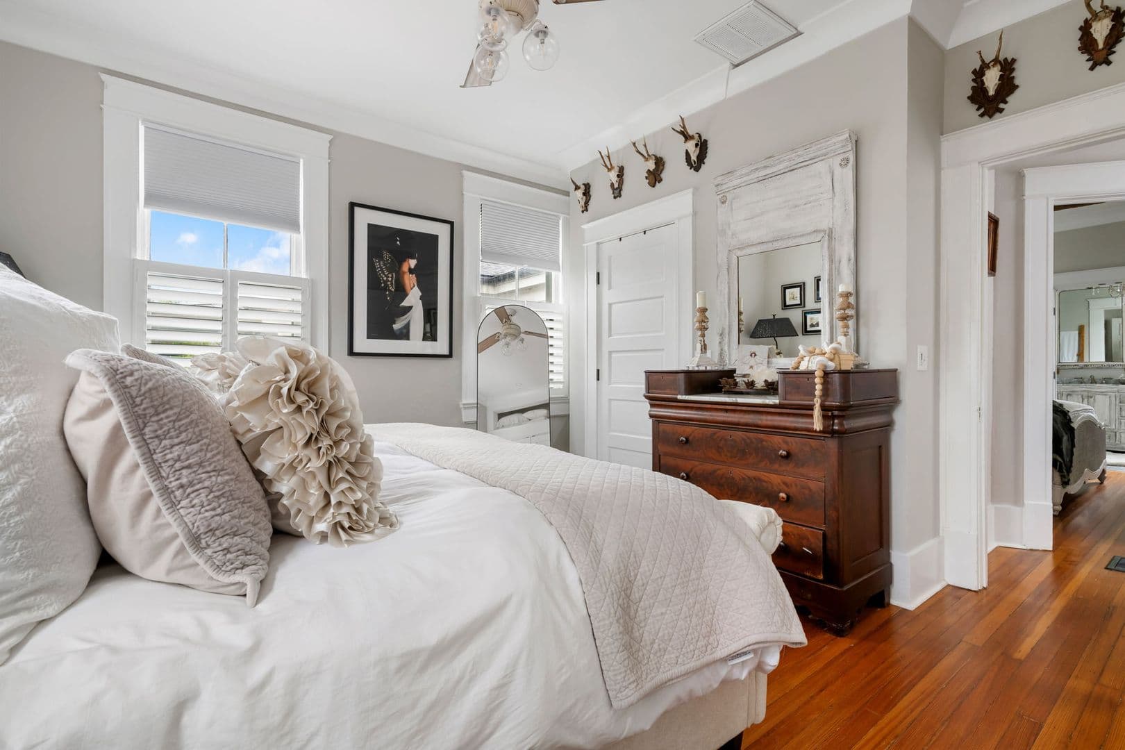 Charleston House: 50 Montagu Street