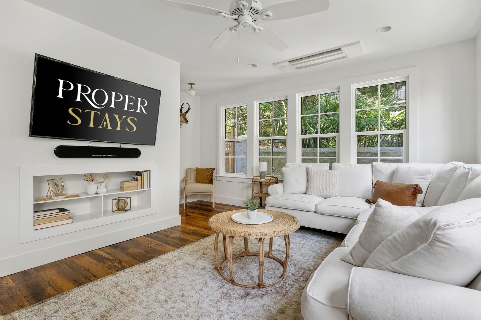 Charleston House: 2 1/2 Larnes Street