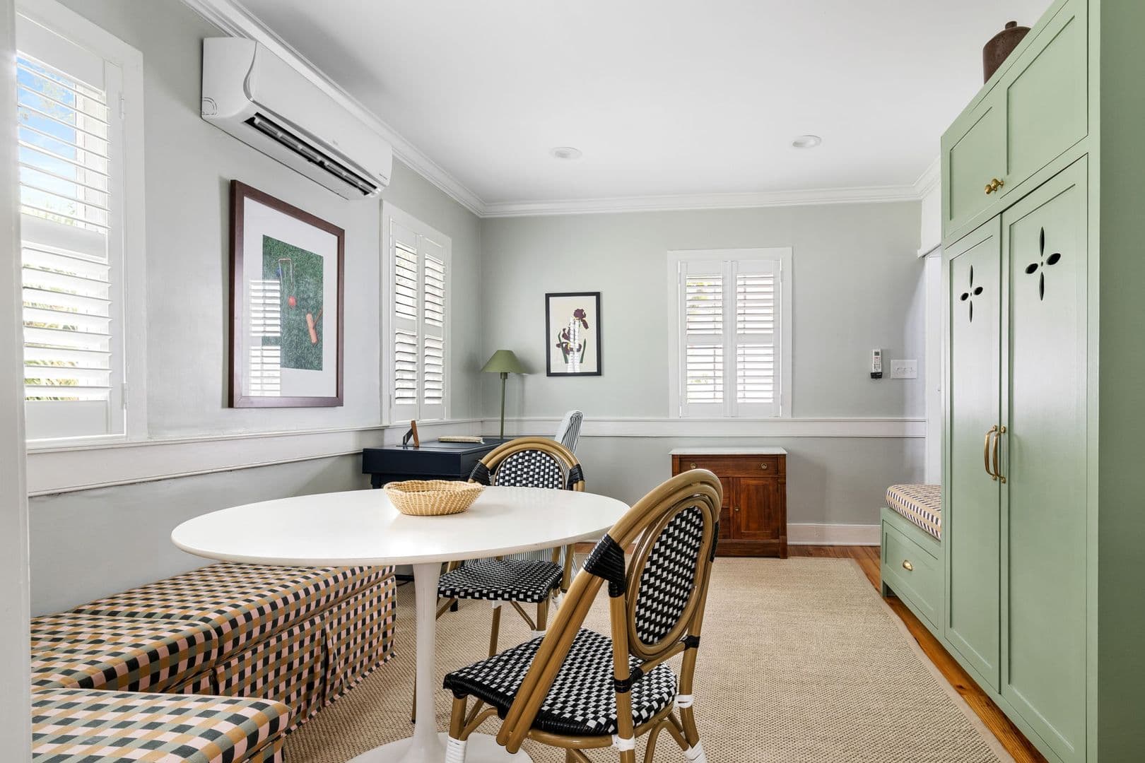 Charleston House: 25 Sires Street