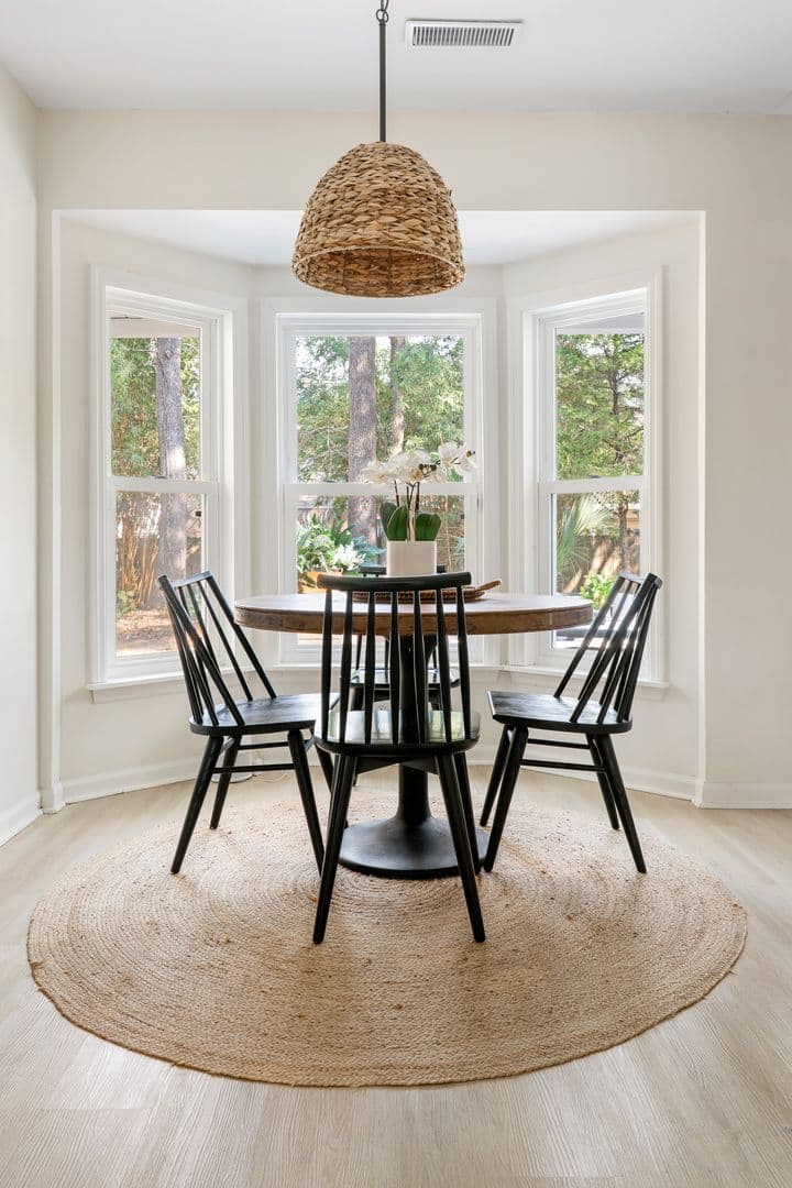 Charleston House: 14 Hillcreek Blvd