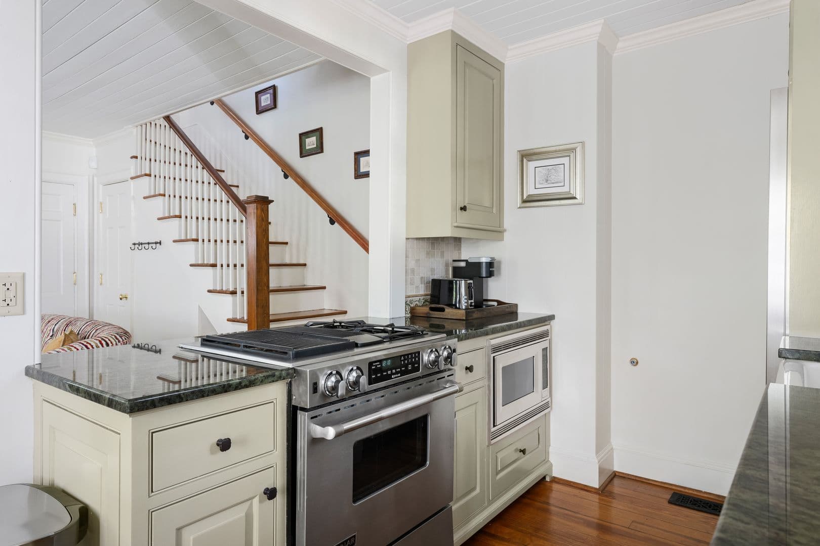 Charleston House: 84 1/3 King Street