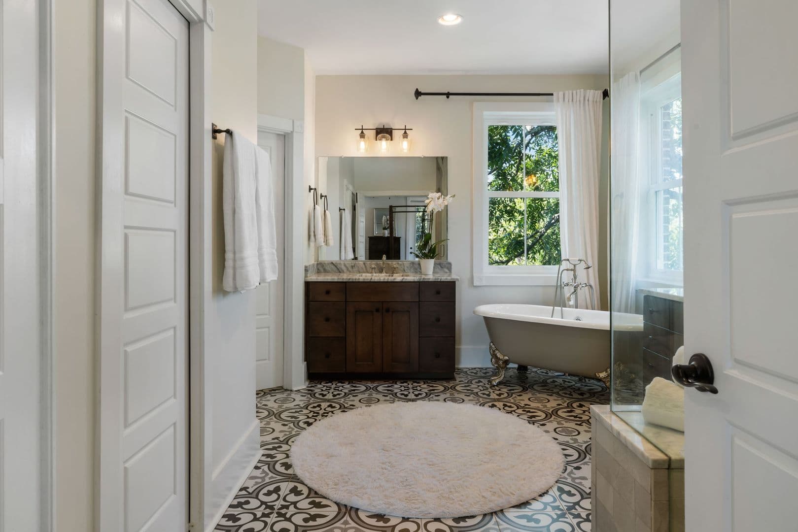 Charleston House: 2112 Parkway Drive